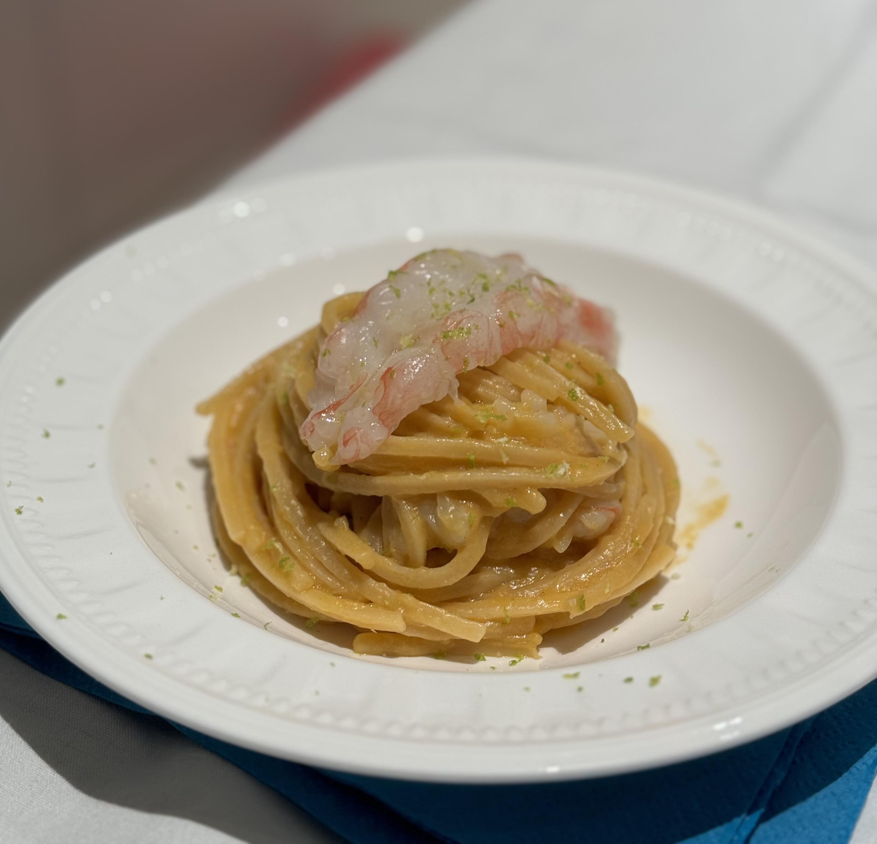 Spaghettone con bisque di scampo